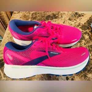 New Brooks Women’s Ghost 14 Rare Hot Pink Sneakers Sz 10